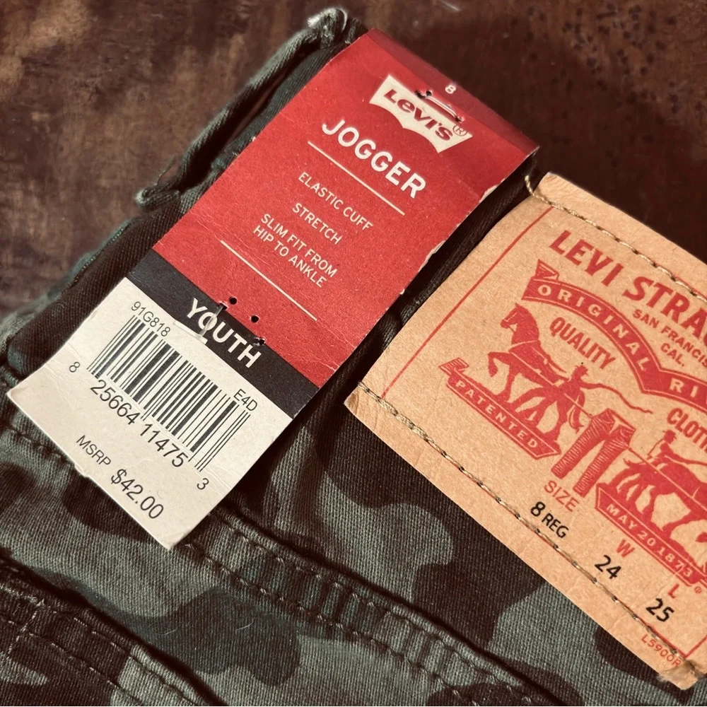 Levi's Youth New Camouflage Twill Joggers/Jeans Green Camo Size 8